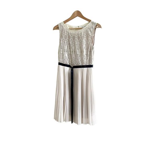 Forever 21 Dresses & Skirts - Forever 21 Vintage Style Lace & Pleated Dress Ribbon Size Medium Ivory